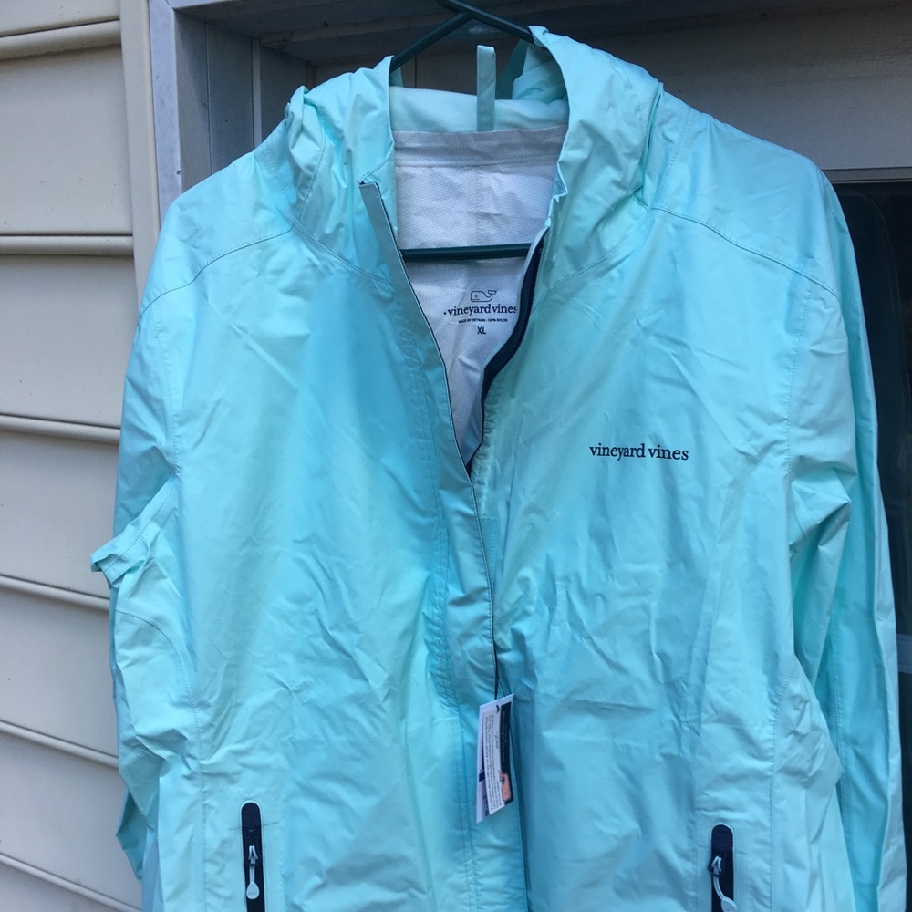 Vineyard vines NWT raincoat